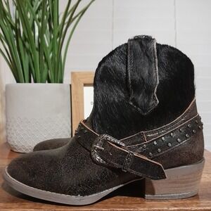 Calf Hair Harness Silver Buckle Distressed Western Sterling River Ankle Boots 7M